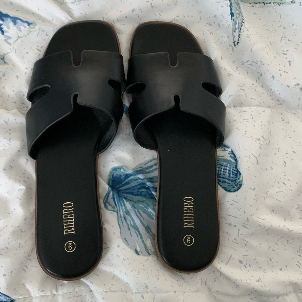 Black Women's Slide Sandals size 9 - Picture 2 of 3